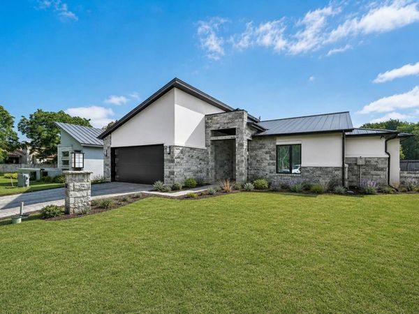 102 Menard CT, Horseshoe Bay, TX 78657