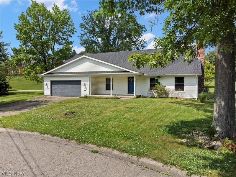 253 Harbel Drive, Saint Clairsville, OH 43950 Photo 2