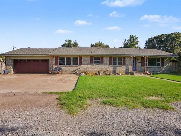 116 W Jackson Street, Mangum, OK 73554