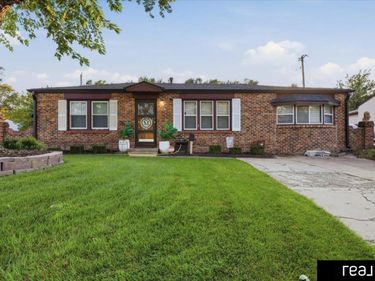7110 S 69th Street, La Vista, NE 68128