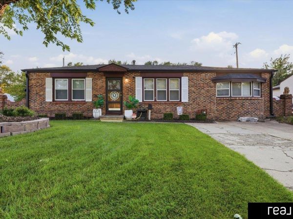 7110 S 69th Street, La Vista, NE 68128