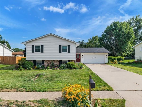 2903 W 35th Street , Davenport, IA 52806