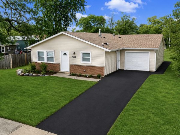 1910 ADAMS Street , Chicago Heights, IL 60411