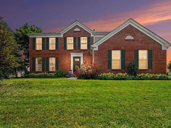 136 Hearthstone Court, Maineville, OH 45039