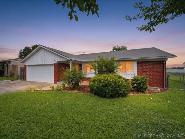 616 E Main Street , Collinsville, OK 74021