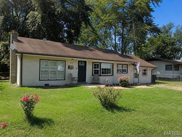619 E National Avenue , Richland, MO 65556