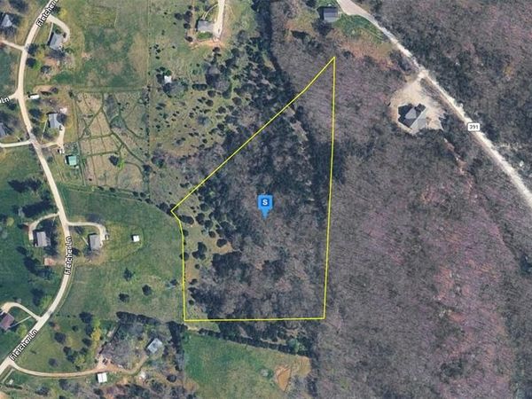 392 Country Mdw Lane , Holts Summit, MO 65043