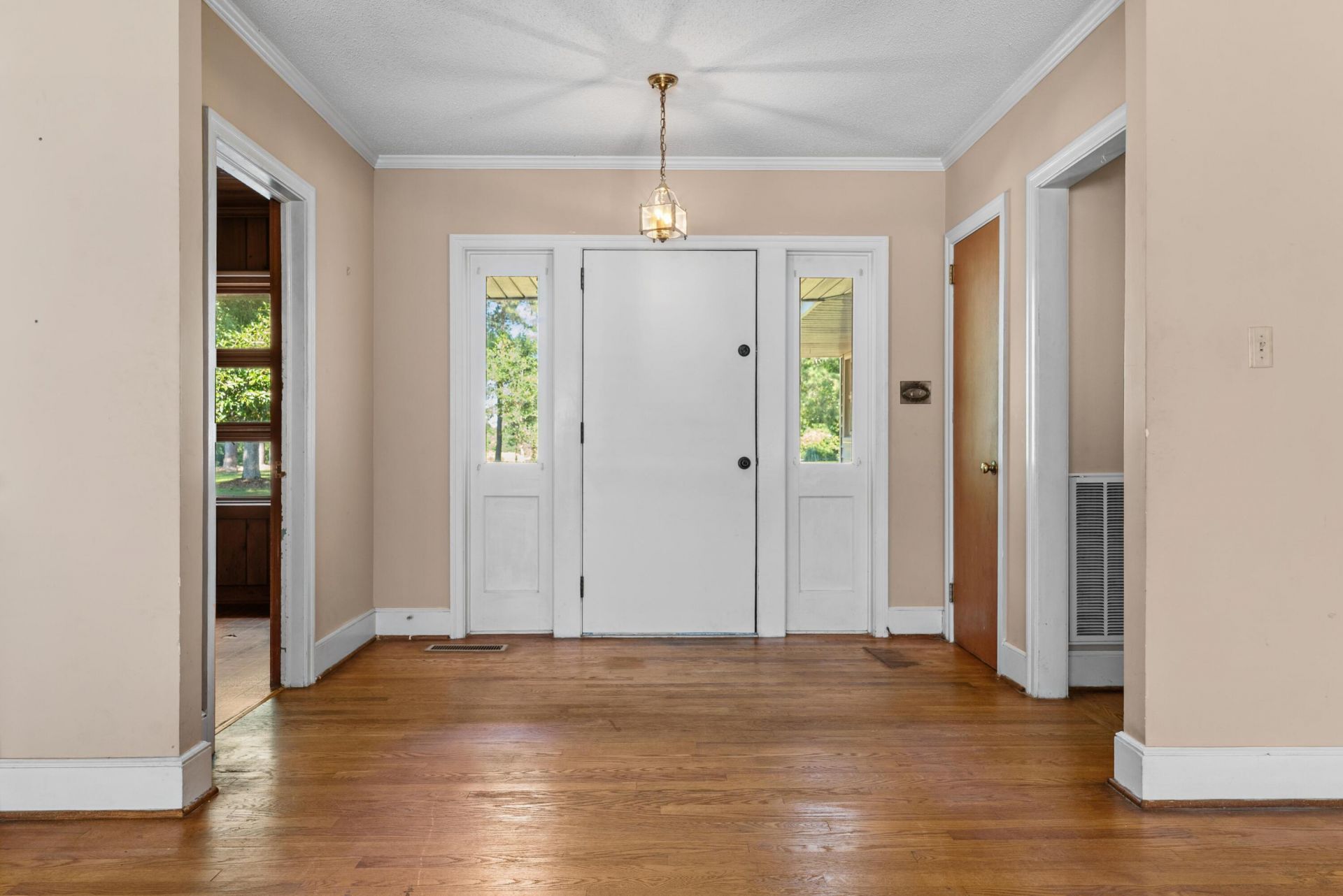 3022 Cordova Road Photo 6