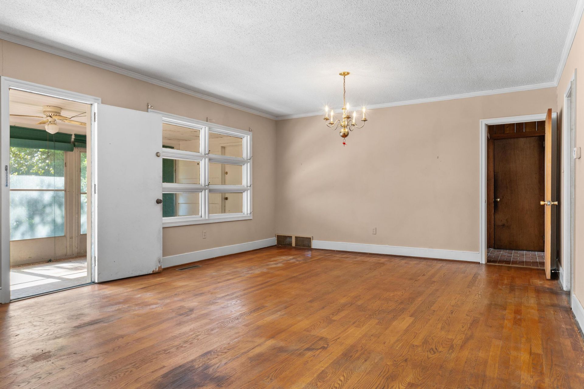3022 Cordova Road Photo 9
