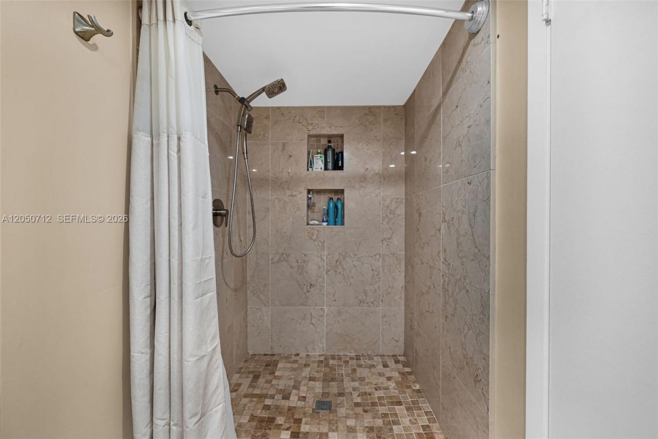 11290 NW 14th Ct, Pembroke Pines, FL 33026 Photo