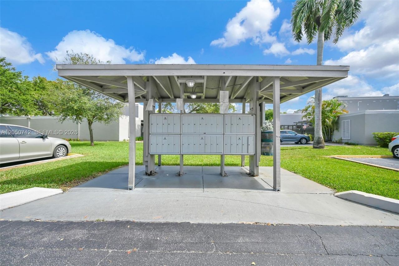 11290 NW 14th Ct, Pembroke Pines, FL 33026 Photo