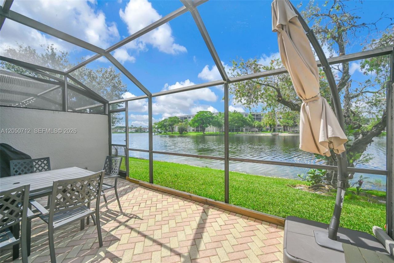 11290 NW 14th Ct, Pembroke Pines, FL 33026 Photo