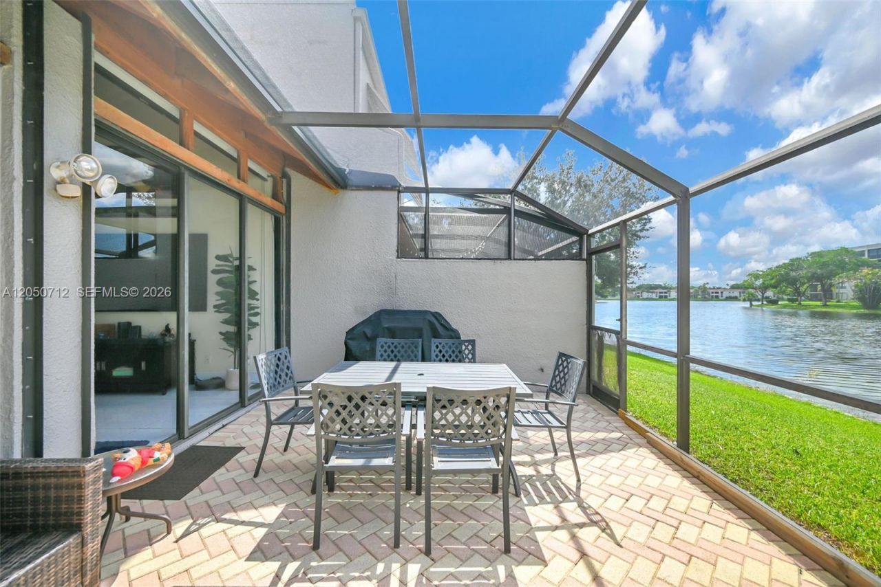 11290 NW 14th Ct, Pembroke Pines, FL 33026 Photo