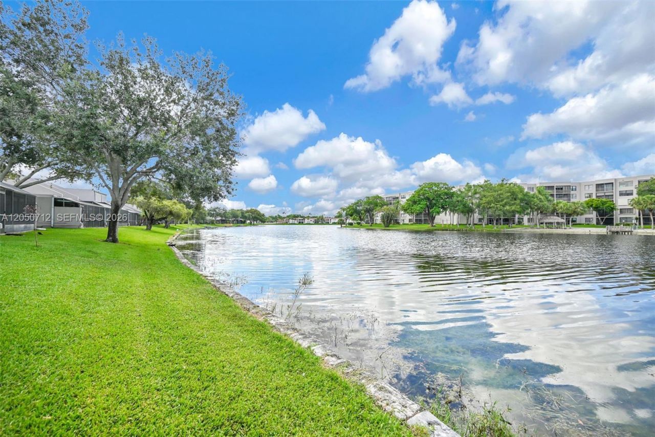11290 NW 14th Ct, Pembroke Pines, FL 33026 Photo