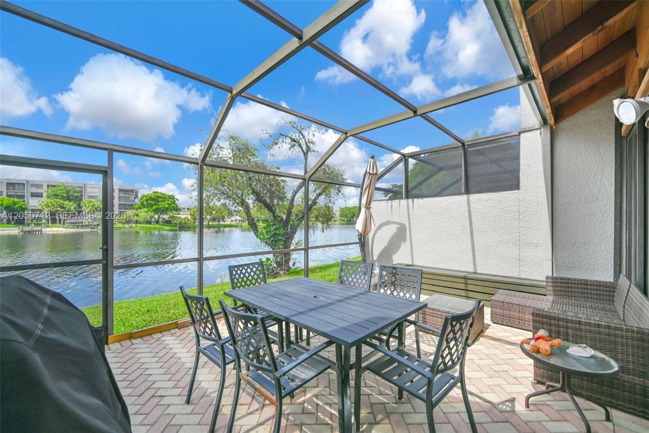 11290 NW 14th Ct, Pembroke Pines, FL 33026 Photo