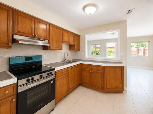 700 NE 25th St , Unit 1-2, Pompano Beach, FL 33064