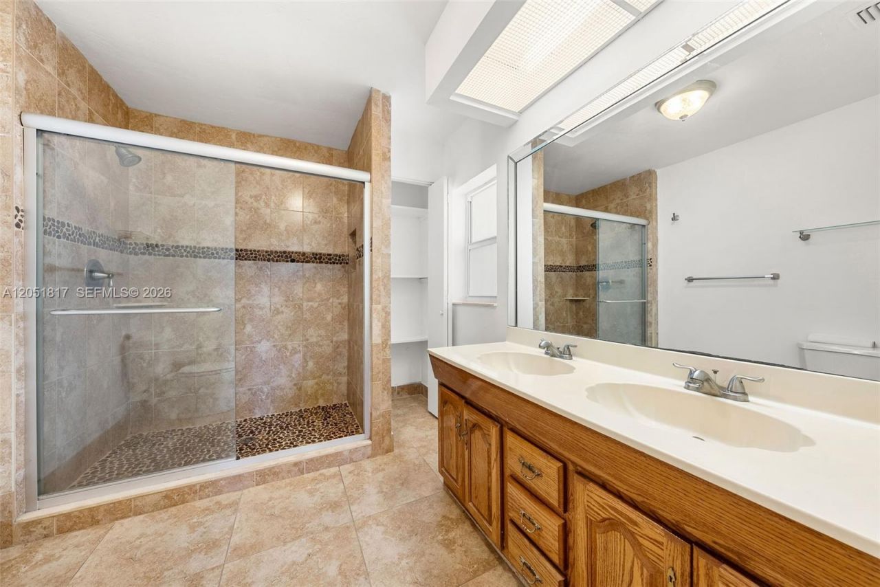 8744 SW 176th Ter , Palmetto Bay, FL 33157 Photo