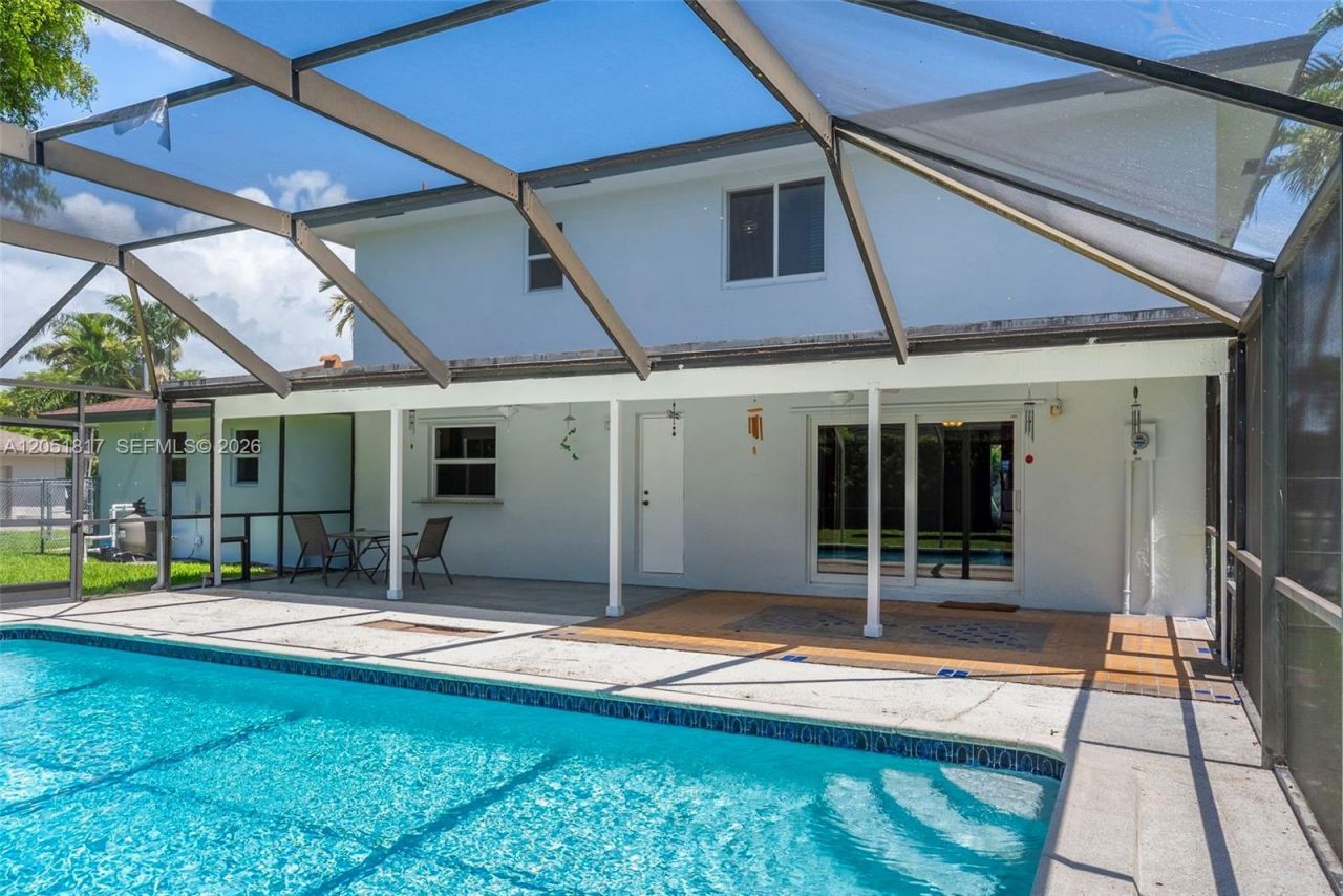 8744 SW 176th Ter , Palmetto Bay, FL 33157 Photo