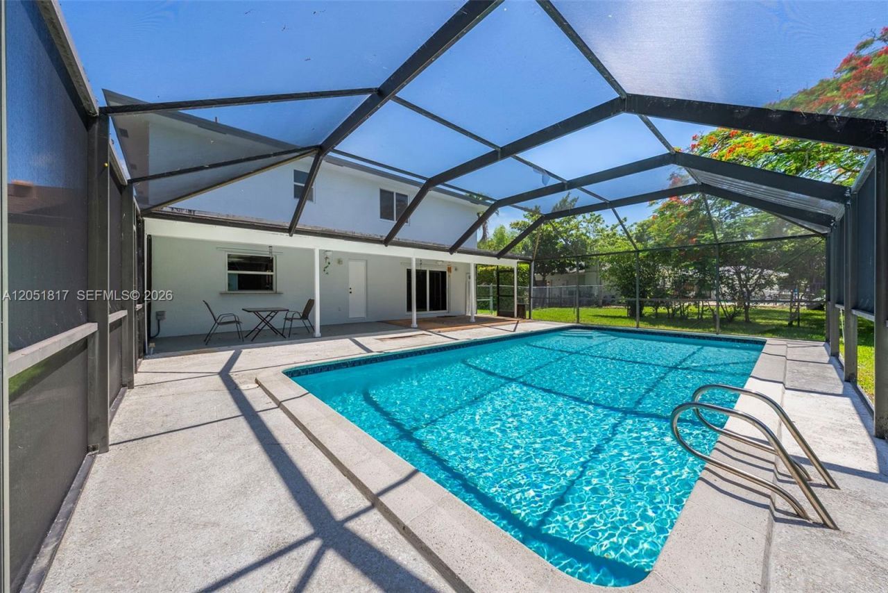 8744 SW 176th Ter , Palmetto Bay, FL 33157 Photo