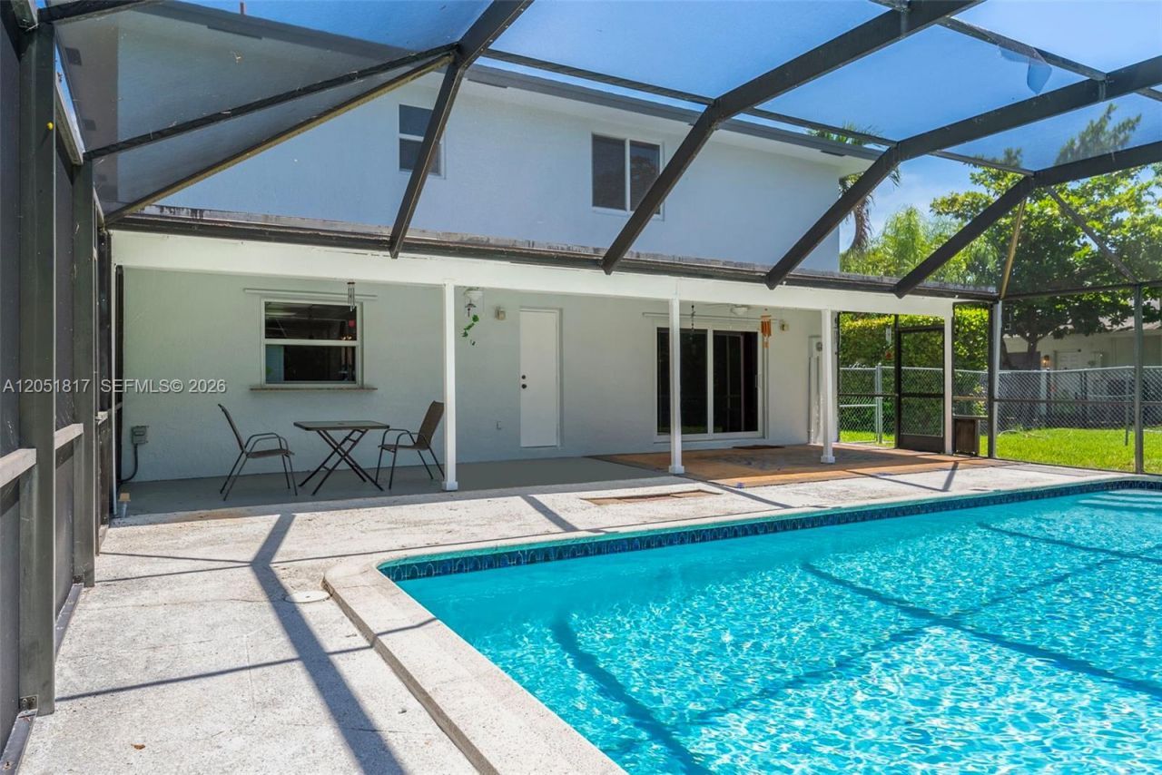 8744 SW 176th Ter , Palmetto Bay, FL 33157 Photo