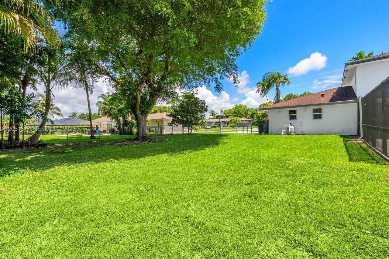 8744 SW 176th Ter , Palmetto Bay, FL 33157 Photo