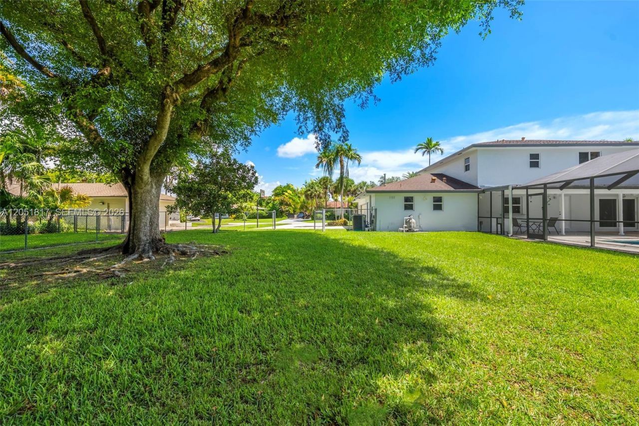 8744 SW 176th Ter , Palmetto Bay, FL 33157 Photo