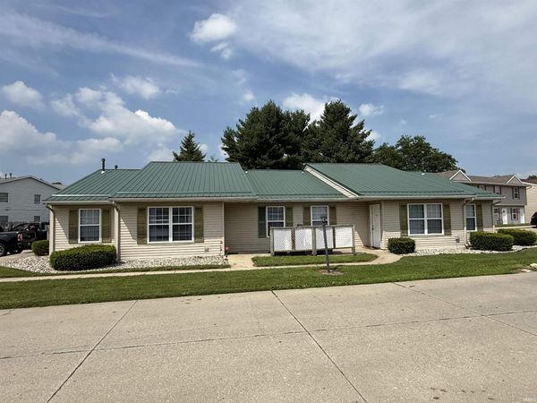 210/218 S Silverwood Lane, Goshen, IN 46526