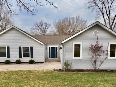 7400 N Granby Avenue, Kansas City, MO 64151