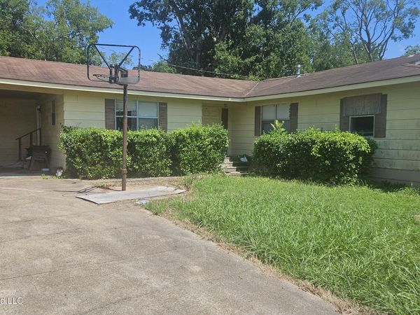 405 W 11th Street, Yazoo City, MS 39194