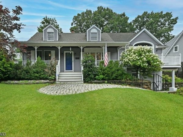 211 Spruce St, Midland Park, NJ 07432