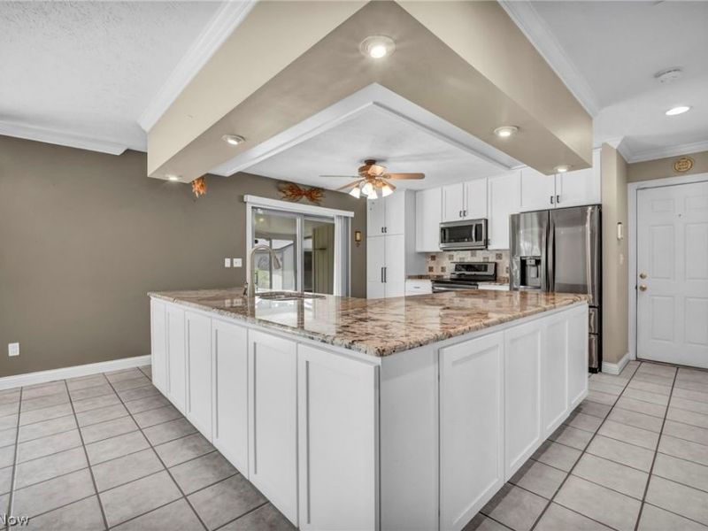 18389 Falling Water Road, Strongsville, OH 44136 Photo 7