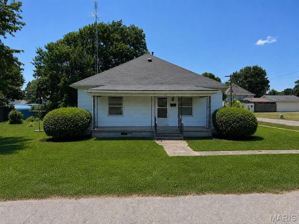 206 S Main Cross Street , Bowling Green, MO 63334