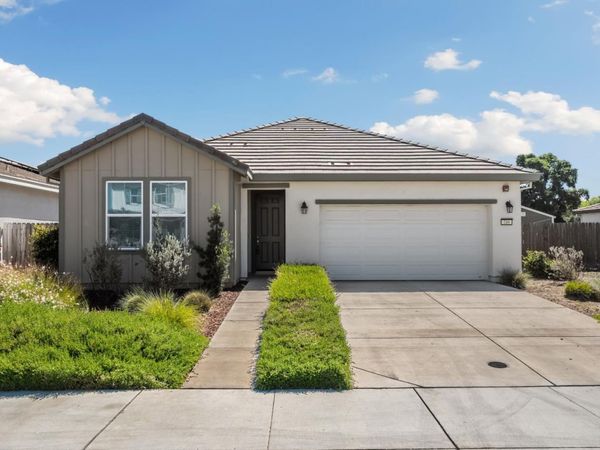749 Creekview Cir, Galt, CA 95632