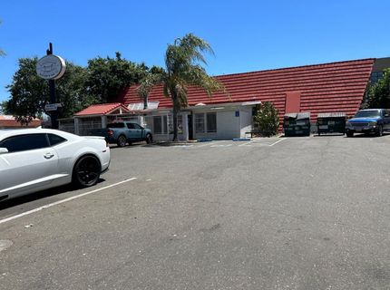 2700 Broadway, Sacramento, CA 95818 Photo