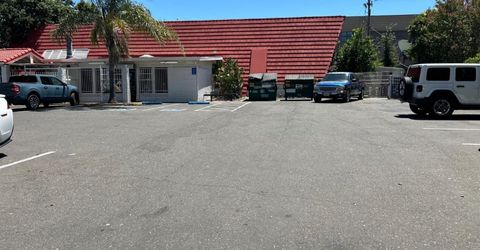 2700 Broadway, Sacramento, CA 95818 Photo