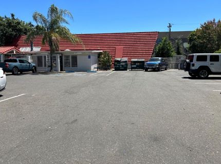 2700 Broadway, Sacramento, CA 95818 Photo