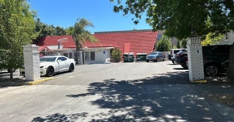 2700 Broadway, Sacramento, CA 95818 Photo