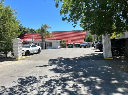 2700 Broadway, Sacramento, CA 95818 Photo