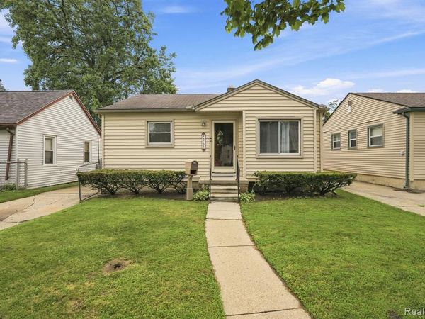 5735 N Silvery Lane, Dearborn Heights, MI 48127