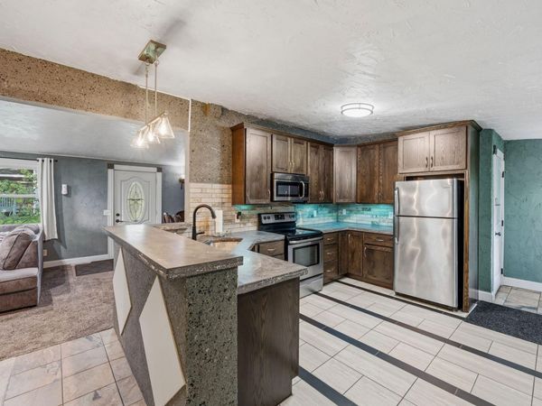 1231 Hewitt Avenue, Saint Paul, MN 55104