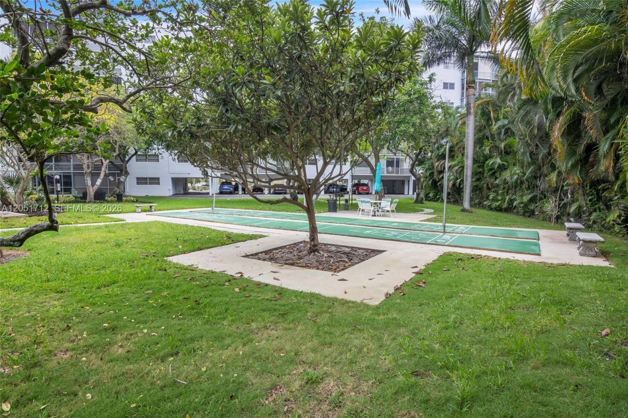 1000 NE 14th Ave , Unit 503, Hallandale Beach, FL 33009 Photo