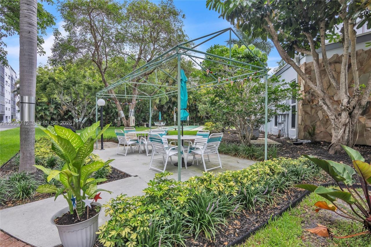 1000 NE 14th Ave , Unit 503, Hallandale Beach, FL 33009 Photo
