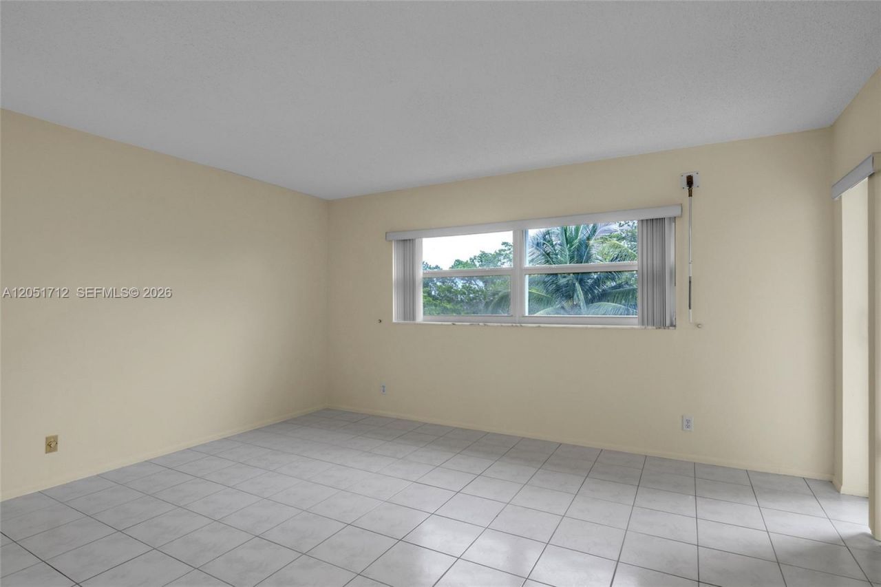 1000 NE 14th Ave , Unit 503, Hallandale Beach, FL 33009 Photo