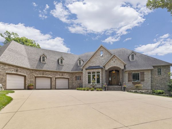1806 S Farm Road 205, Springfield, MO 65809