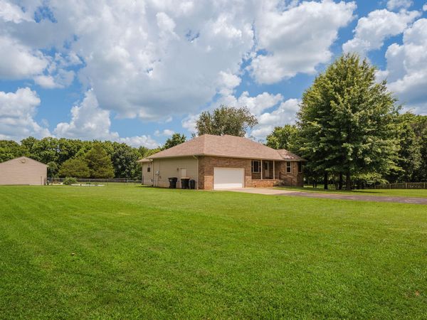 1482 N Osburn Lane, Nixa, MO 65714