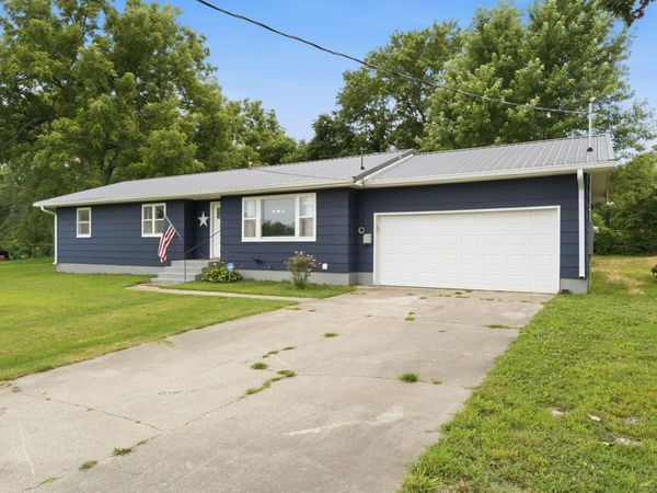 215 S Lincoln Street , Walnut Grove, MO 65770
