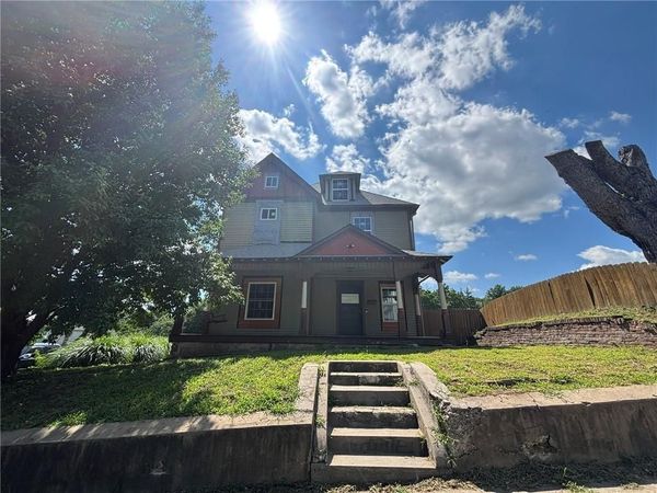108 S 19th Street, St Joseph, MO 64501
