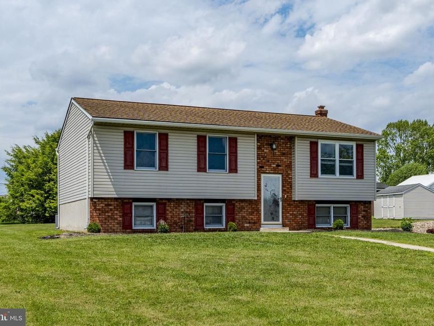 221 W Hamilton Avenue , Myerstown, PA 17067 Main Photo