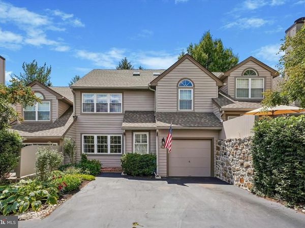 34 MANCHESTER COURT, BERWYN, PA 19312