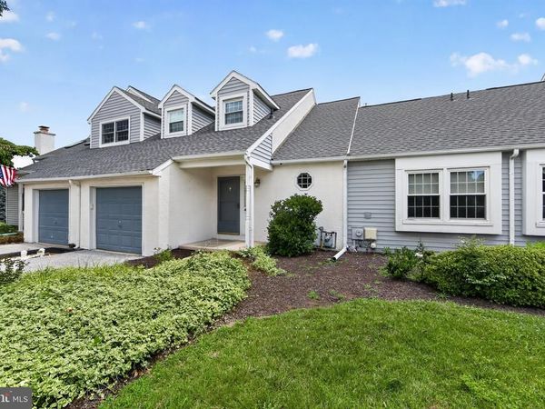 44 HUNTERS RUN, NEWTOWN SQUARE, PA 19073
